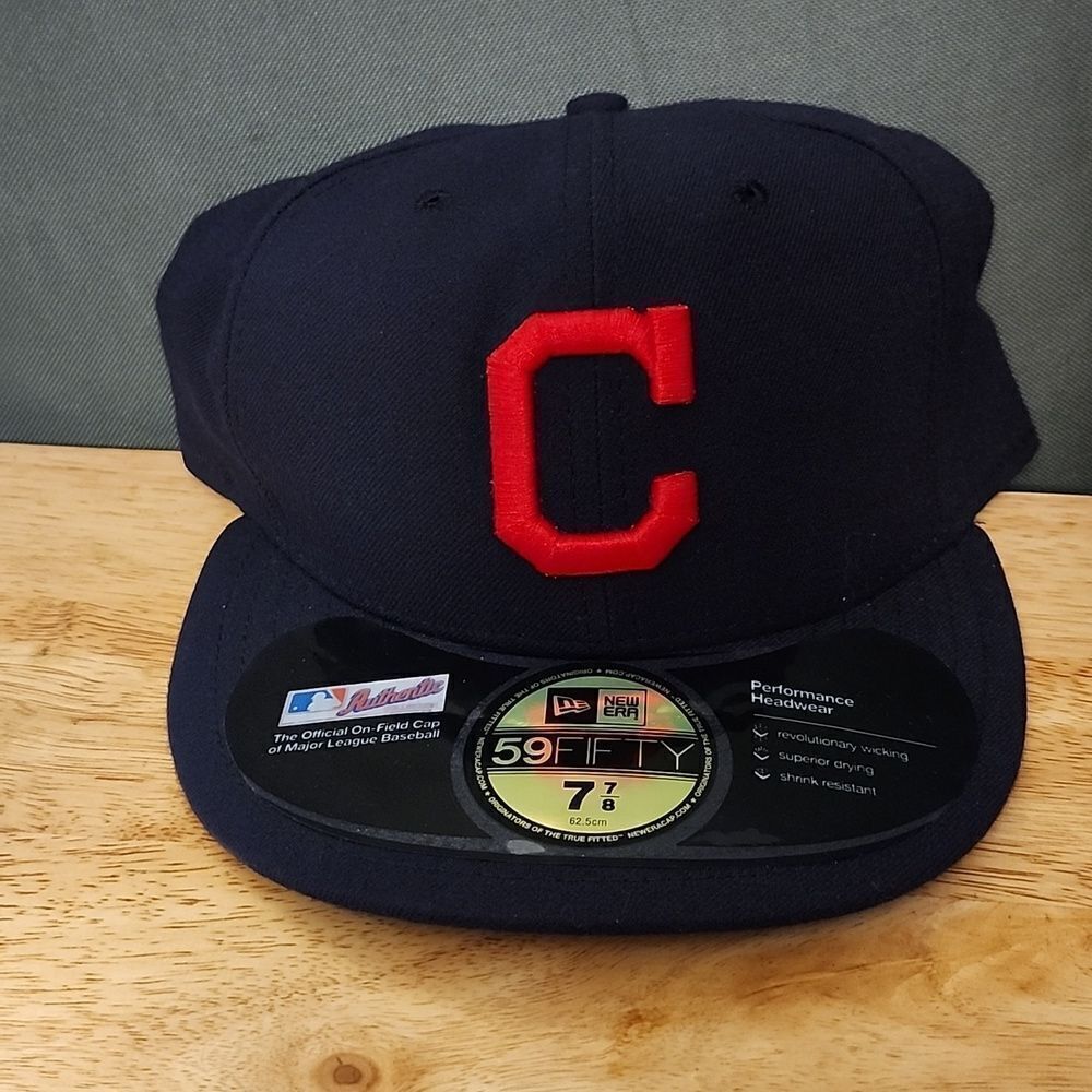 New Era Cleveland Block C 7 7/8 Snapback New